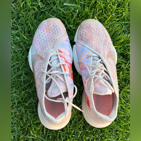 Nike - Picture 9 of 13